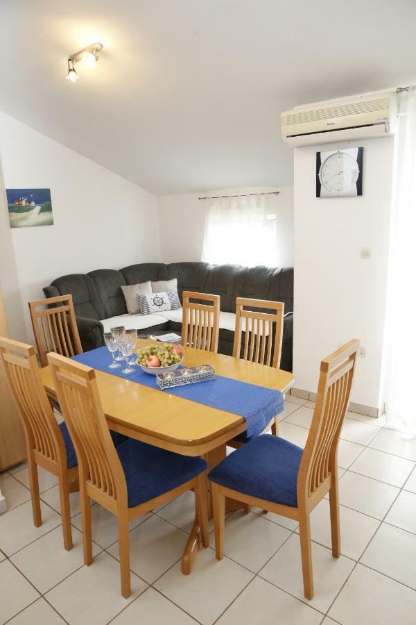 Apartman Alica Srima โวดีเซ ภายนอก รูปภาพ