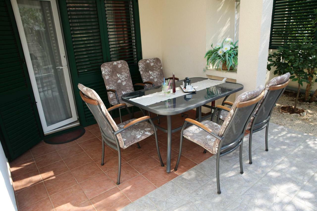 Apartman Alica Srima โวดีเซ ภายนอก รูปภาพ