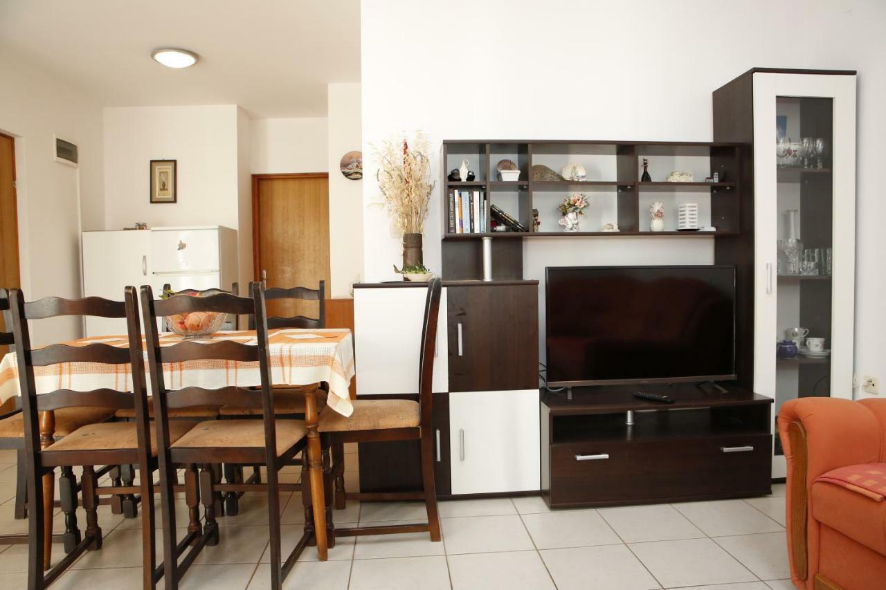 Apartman Alica Srima โวดีเซ ภายนอก รูปภาพ